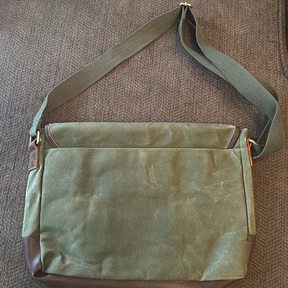 Properly Tied Crossbody Messenger Green Coated Canvas Leather Straps - Picture 4 of 4